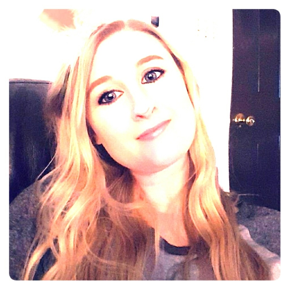 Meet your Posher, Kayla